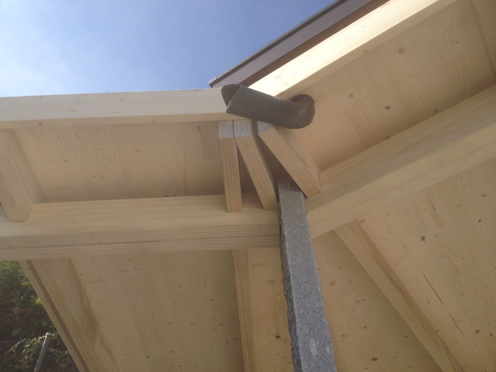 Pergola aus Tricoya-Holz